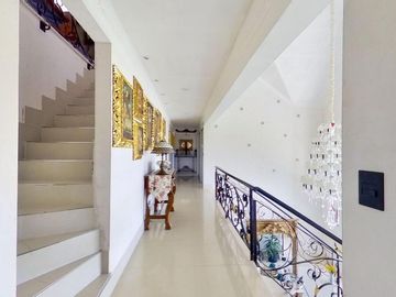 VENTA CASA DE 6 AMBIENTES CON PILETA EN HARAS SANTA MARIA