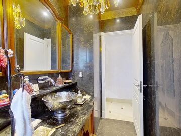 VENTA CASA DE 6 AMBIENTES CON PILETA EN HARAS SANTA MARIA