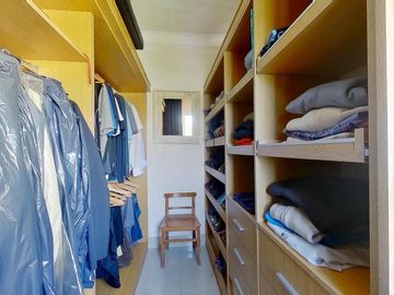 VENTA CASA DE 6 AMBIENTES CON PILETA EN HARAS SANTA MARIA