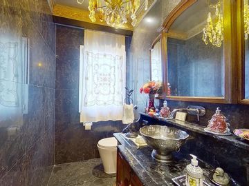 VENTA CASA DE 6 AMBIENTES CON PILETA EN HARAS SANTA MARIA
