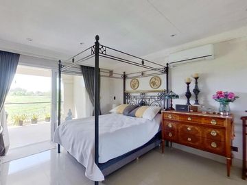 VENTA CASA DE 6 AMBIENTES CON PILETA EN HARAS SANTA MARIA