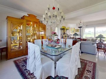 VENTA CASA DE 6 AMBIENTES CON PILETA EN HARAS SANTA MARIA