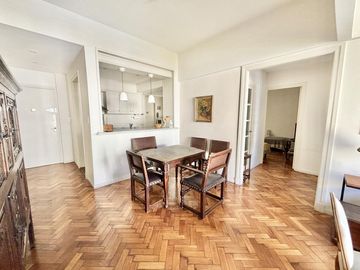 APTO CRÉDITO! Departamento de tres ambientes con vista abierta en venta en Recoleta