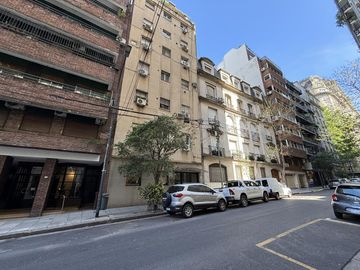 APTO CRÉDITO! Departamento de tres ambientes con vista abierta en venta en Recoleta