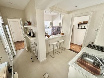 APTO CRÉDITO! Departamento de tres ambientes con vista abierta en venta en Recoleta