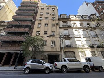 APTO CRÉDITO! Departamento de tres ambientes con vista abierta en venta en Recoleta