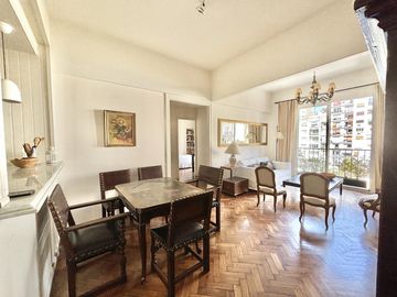 APTO CRÉDITO! Departamento de tres ambientes con vista abierta en venta en Recoleta