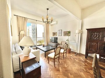 APTO CRÉDITO! Departamento de tres ambientes con vista abierta en venta en Recoleta