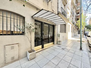 APTO CRÉDITO! Departamento de tres ambientes con vista abierta en venta en Recoleta