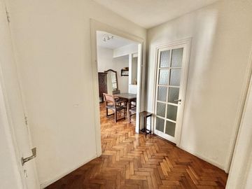 APTO CRÉDITO! Departamento de tres ambientes con vista abierta en venta en Recoleta