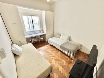 APTO CRÉDITO! Departamento de tres ambientes con vista abierta en venta en Recoleta