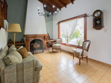 Casa en Venta en Aranjuez Country Club con Pileta!