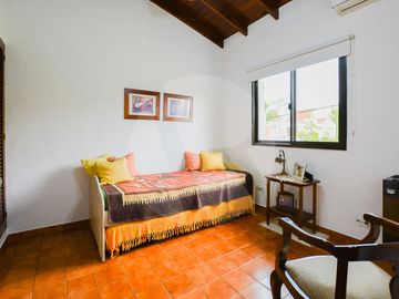 Casa en Venta en Aranjuez Country Club con Pileta!
