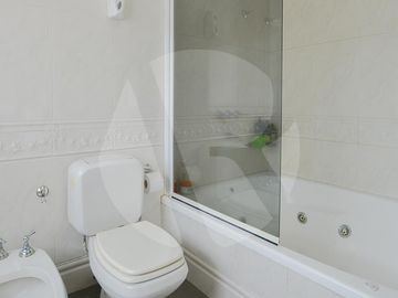 Casa en Venta en Aranjuez Country Club con Pileta!