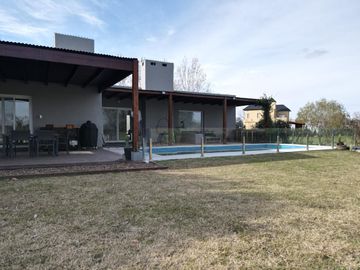 Casa en venta en La Carolina Golf y Country Club , con Vista al Campo de Golf