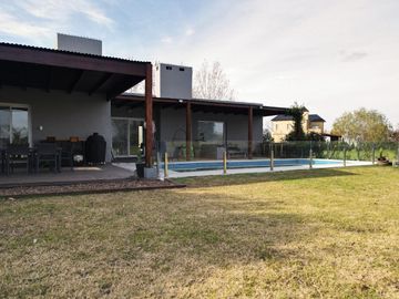 Casa en venta en La Carolina Golf y Country Club , con Vista al Campo de Golf