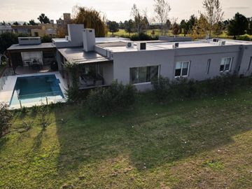 Casa en venta en La Carolina Golf y Country Club , con Vista al Campo de Golf