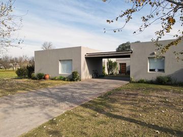 Casa en venta en La Carolina Golf y Country Club , con Vista al Campo de Golf