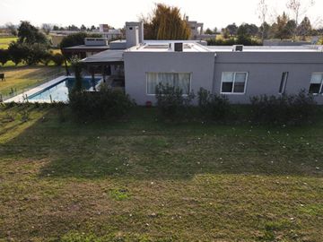 Casa en venta en La Carolina Golf y Country Club , con Vista al Campo de Golf