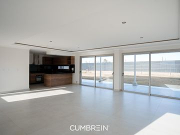 Gran casa a estrenar en La Castilla Club de Campo