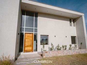 Gran casa a estrenar en La Castilla Club de Campo