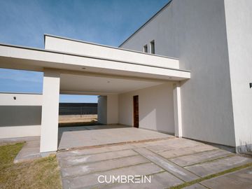 Gran casa a estrenar en La Castilla Club de Campo