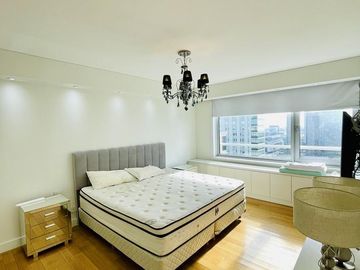 Departamento en Venta Le Parc Puerto Madero 3 ambientes con Cochera y Baulera, Amoblado!