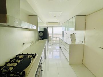 Departamento en Venta Le Parc Puerto Madero 3 ambientes con Cochera y Baulera, Amoblado!
