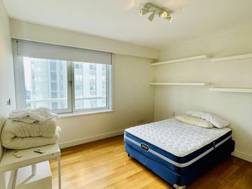 Departamento en Venta Le Parc Puerto Madero 3 ambientes con Cochera y Baulera, Amoblado!
