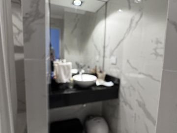 Venta departamento 4 ambientes con cochera, quincho y balcón en Wilde