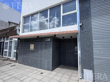 Venta departamento 4 ambientes con cochera, quincho y balcón en Wilde