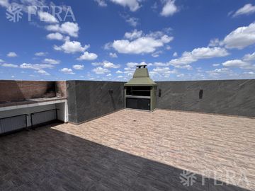 Venta departamento 4 ambientes con cochera, quincho y balcón en Wilde