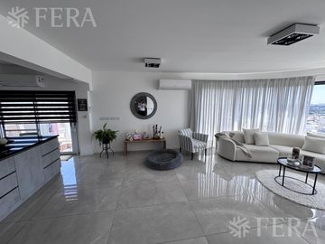 Venta departamento 4 ambientes con cochera, quincho y balcón en Wilde