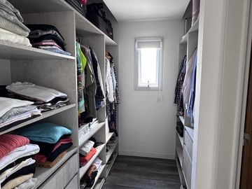 Venta departamento 4 ambientes con cochera, quincho y balcón en Wilde