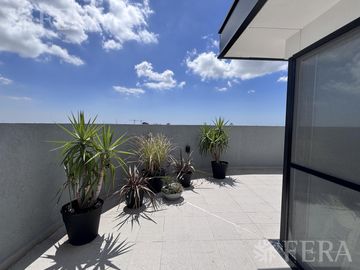 Venta departamento 4 ambientes con cochera, quincho y balcón en Wilde