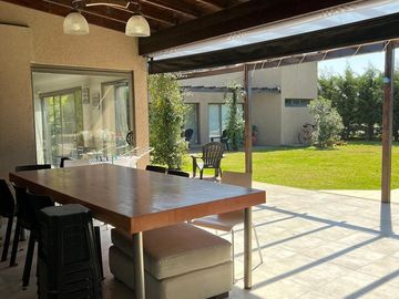 Casa en venta - Barrio Los Talas, Canning