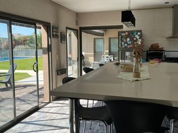 Casa en venta - Barrio Los Talas, Canning