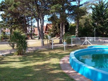 Casa en venta - 2 Dormitorios 1 Baño - Cochera - 200Mts2 - Country Hipocampo, Villa Gesell