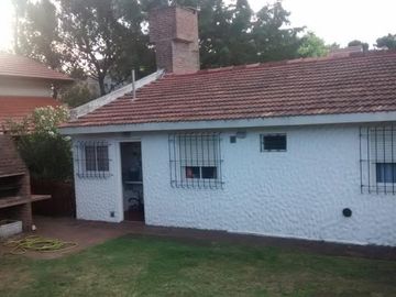 Casa en venta - 2 Dormitorios 1 Baño - Cochera - 200Mts2 - Country Hipocampo, Villa Gesell