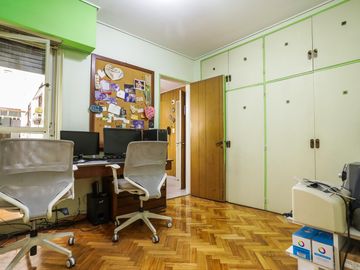 VENTA - 4 AMBIENTES CON BALCÓN - FRENTE - LUMINOSO - ALMAGRO