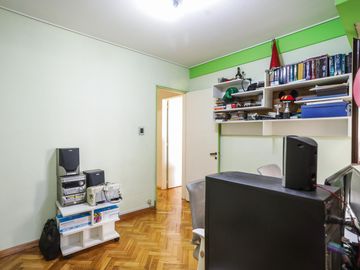 VENTA - 4 AMBIENTES CON BALCÓN - FRENTE - LUMINOSO - ALMAGRO