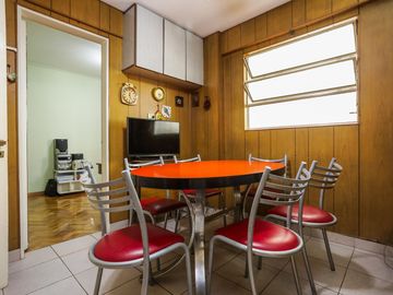 VENTA - 4 AMBIENTES CON BALCÓN - FRENTE - LUMINOSO - ALMAGRO