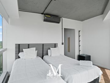 Venta- Penthouse- Torre Bellini - PISO 44 - 3 ambientes- Vista al rio  - 2 cocheras