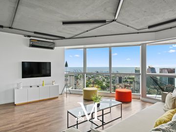 Venta- Penthouse- Torre Bellini - PISO 44 - 3 ambientes- Vista al rio  - 2 cocheras