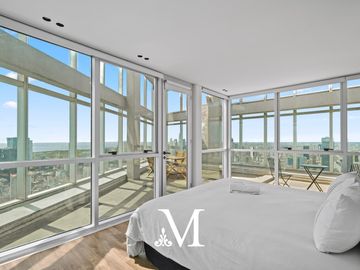 Venta- Penthouse- Torre Bellini - PISO 44 - 3 ambientes- Vista al rio  - 2 cocheras