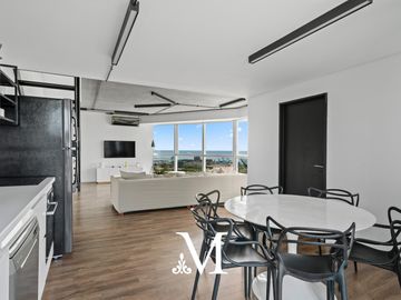 Venta- Penthouse- Torre Bellini - PISO 44 - 3 ambientes- Vista al rio  - 2 cocheras
