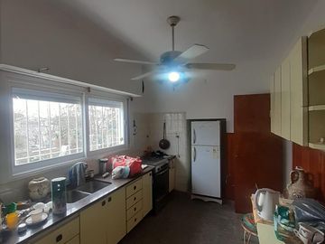 Casa en venta - 2 Dormitorios 1 Baño - Cochera - 220Mts2 - Tolosa