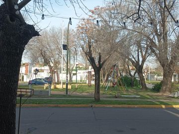 Casa en venta - 2 Dormitorios 1 Baño - Cochera - 220Mts2 - Tolosa