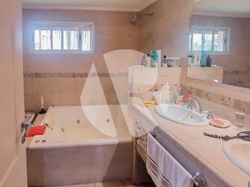 Hermosa casa en Venta en COUNTRY MASCHWITZ CLUB