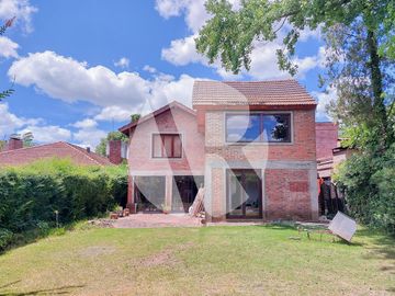 Hermosa casa en Venta en COUNTRY MASCHWITZ CLUB